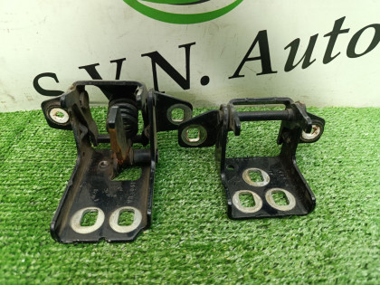 Петли двери задней правой DR