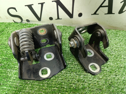 Петли двери задней правой GMT900