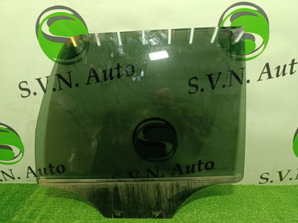 Стекло двери заднее правое GMT900