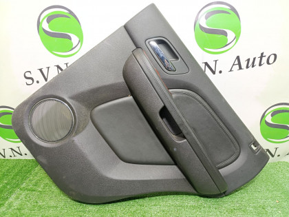 Обшивка двери задняя правая GMT900