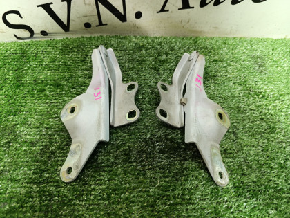 Петля капота (пара) J31