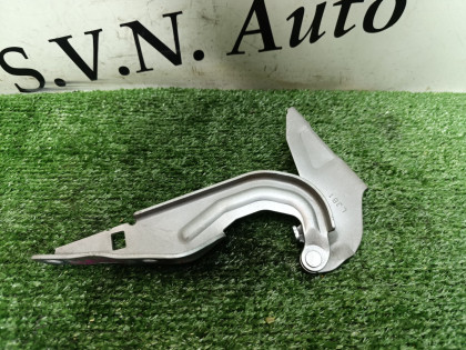 Петля капота левая GA3W