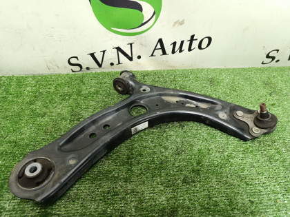 Рычаг передний правый 8VCXS