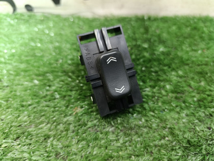 Кнопка стеклоподъемника 