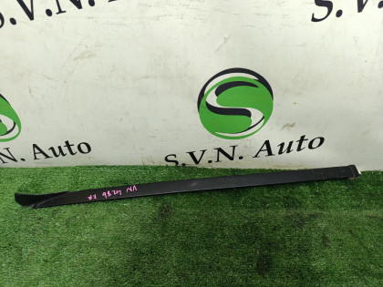 Молдинг лобового стекла правый 