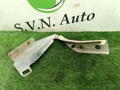 Петля капота правая 