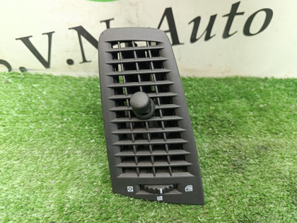 Дефлектор обдува салона правый 