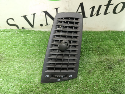 Дефлектор обдува салона левый 