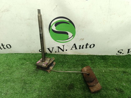 Крепление запаски DR