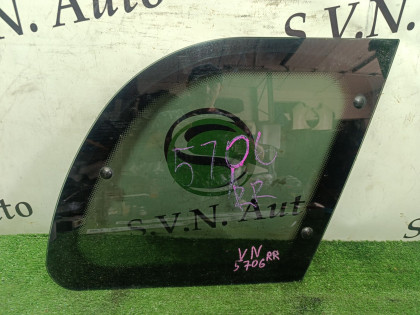 Форточка багажника правая DR