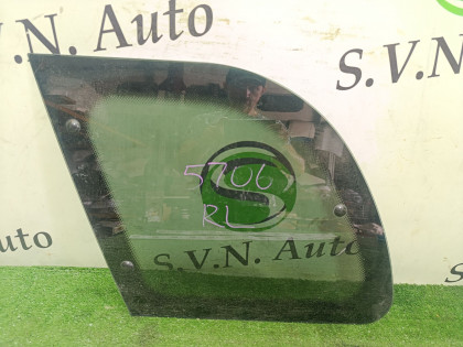 Форточка багажника левая DR