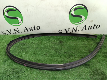 Уплотнитель двери передний DR