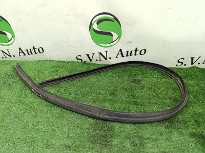 Уплотнитель двери передний DR