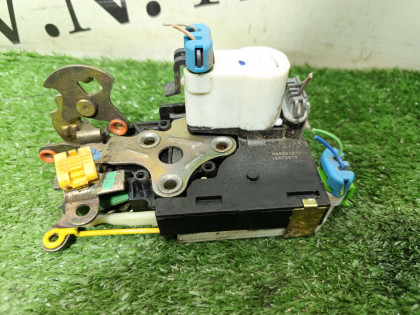 Замок двери передней левой GMT360