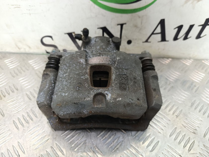 Суппорт передний левый GG3