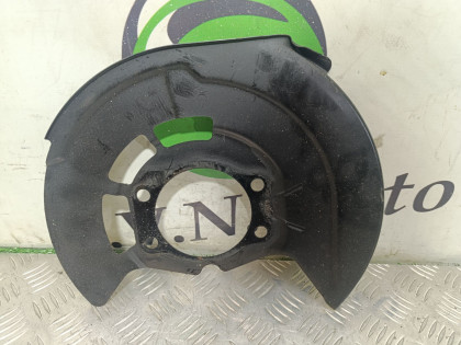 Щиток тормозного диска передний левый KY51