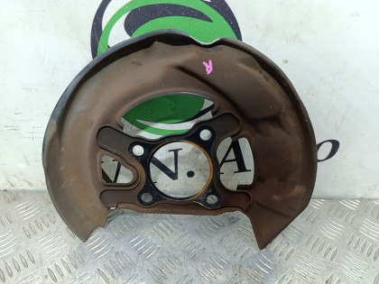 Щиток тормозного диска передний правый GRS200