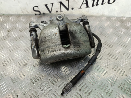 Суппорт передний правый 8VCXS