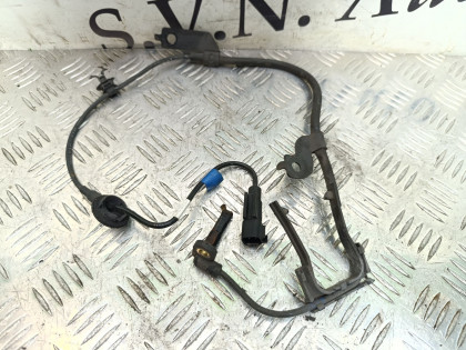 Датчик ABS передний правый GA3W