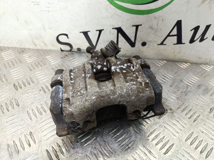 Суппорт задний правый BK5P