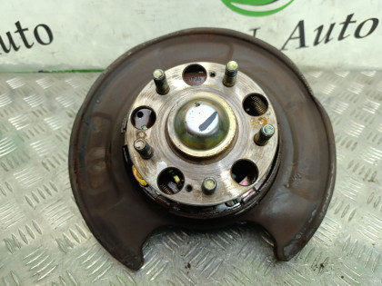 Ступица задняя правая CM2