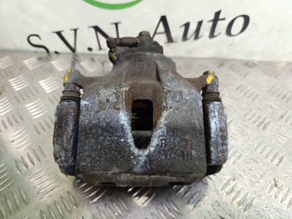 Суппорт передний правый MCR40