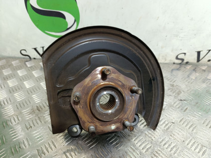 Ступица передняя правая TB17