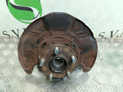 Ступица передняя левая BP5