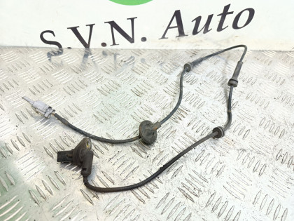 Датчик ABS передний правый T30