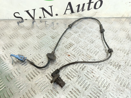 Датчик ABS передний левый T30