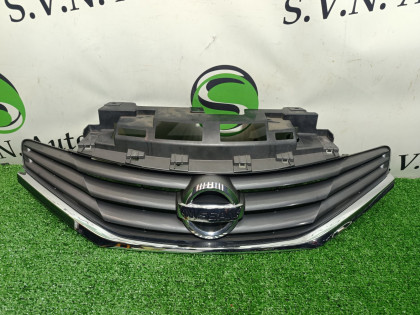 Решетка радиатора E12