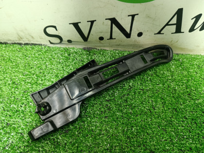 Кронштейн переднего бампера левый AGH30