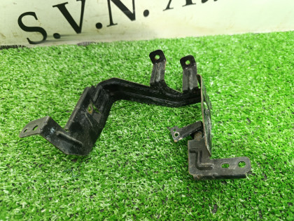 Кронштейн противотуманной фары левый RB1