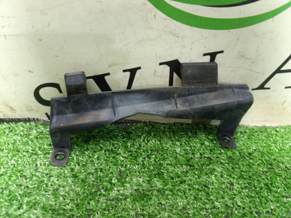 Кронштейн фары правый SW