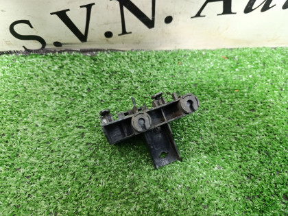 Крепление заднего бампера правое USF40