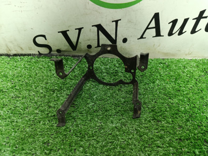 Кронштейн противотуманной фары правый T30