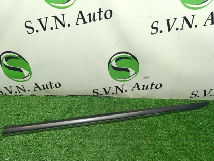 Молдинг двери передней левой GRS191