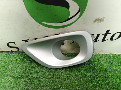 Накладка противотуманной фары левая BP5