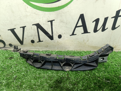 Кронштейн переднего бампера правый FD3