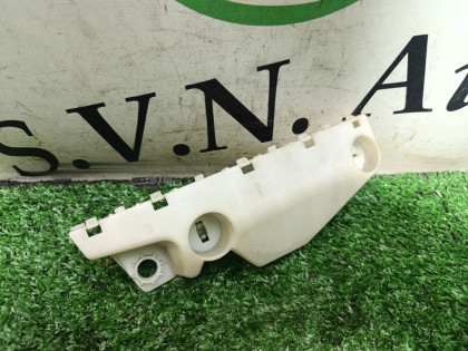 Кронштейн переднего бампера левый PNE52