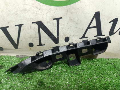 Кронштейн переднего бампера правый 