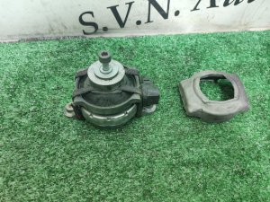 Подушка АКПП (правая) AUDI A8