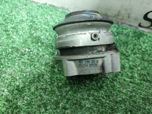 Подушка ДВС AUDI A8 4E 2006