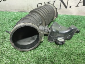 Патрубок воздушного фильтра (правый) NISSAN SKYLINE OEM 2112007030 PV36 2007