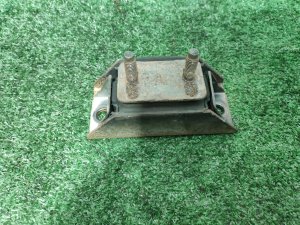 Подушка АКПП LINCOLN NAVIGATOR UN173 2001