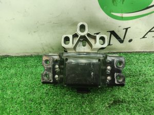 Подушка ДВС VOLKSWAGEN PASSAT 2013