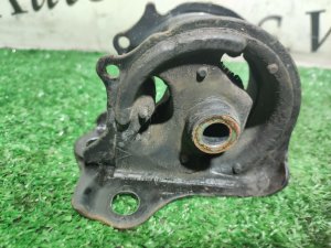 Подушка АКПП HONDA STEPWGN RF1 1999