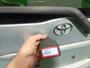 Дверь багажника color-1E7 TOYOTA FUNCARGO NCP20 2004