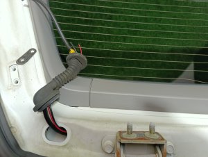 Дверь багажника color-51E SUBARU FORESTER SG5 2005