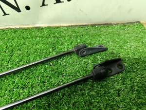 Амортизатор двери багажника (пара) TOYOTA ISIS ZGM10 2011